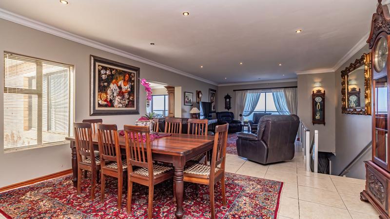 5 Bedroom Property for Sale in Village On Sea Western Cape